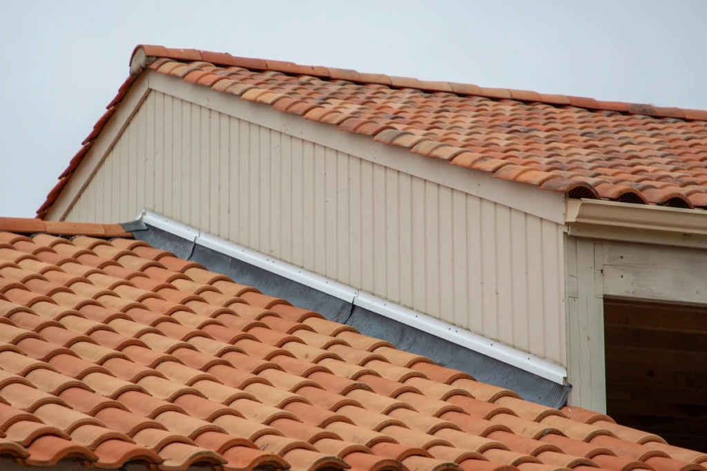 parts of a roof flashing