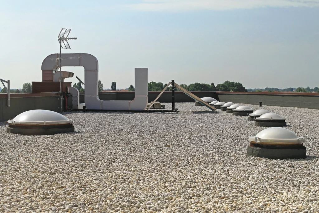 A BUR commercial roof