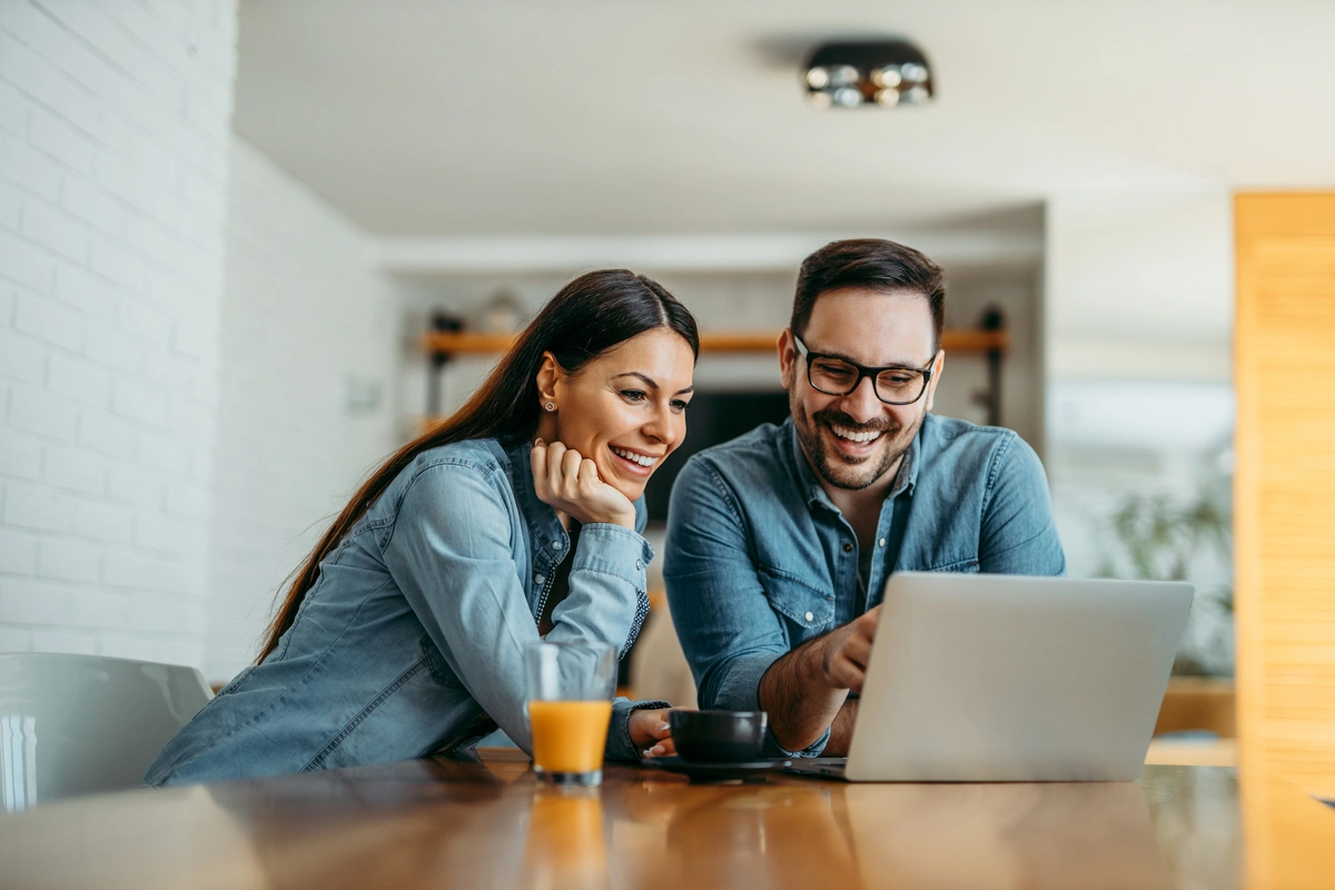 couple looking at laptop-springboro oh