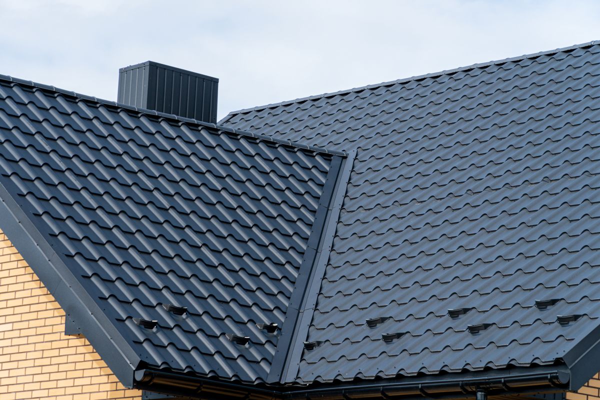 Roof Valley: 6 Types & Installation For Preventing Leaks