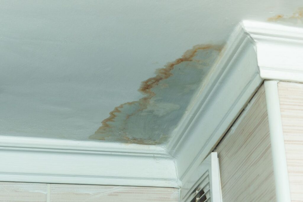 condensation stains on ceiling humidity